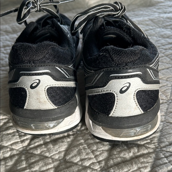 Women’s ASICS Gel-Sileo Black Athletic Shoes - Picture 3 of 5